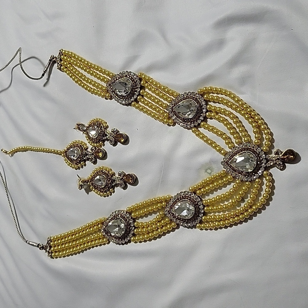 Jewelry set pearl necklace and Earings and Tikka